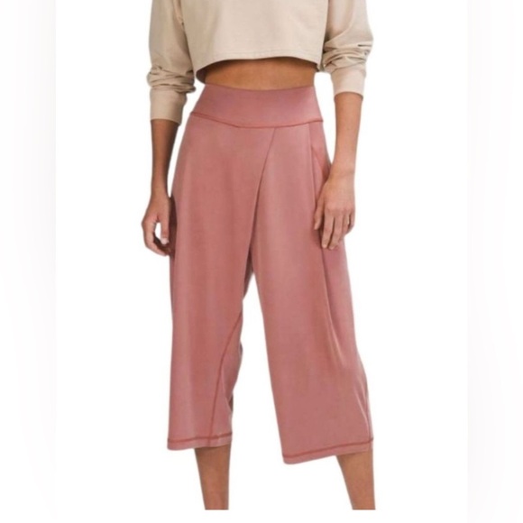 Lululemon Wide-Leg High Rise Pull-On 19" Crop *Spiced Chai - Picture 1 of 4
